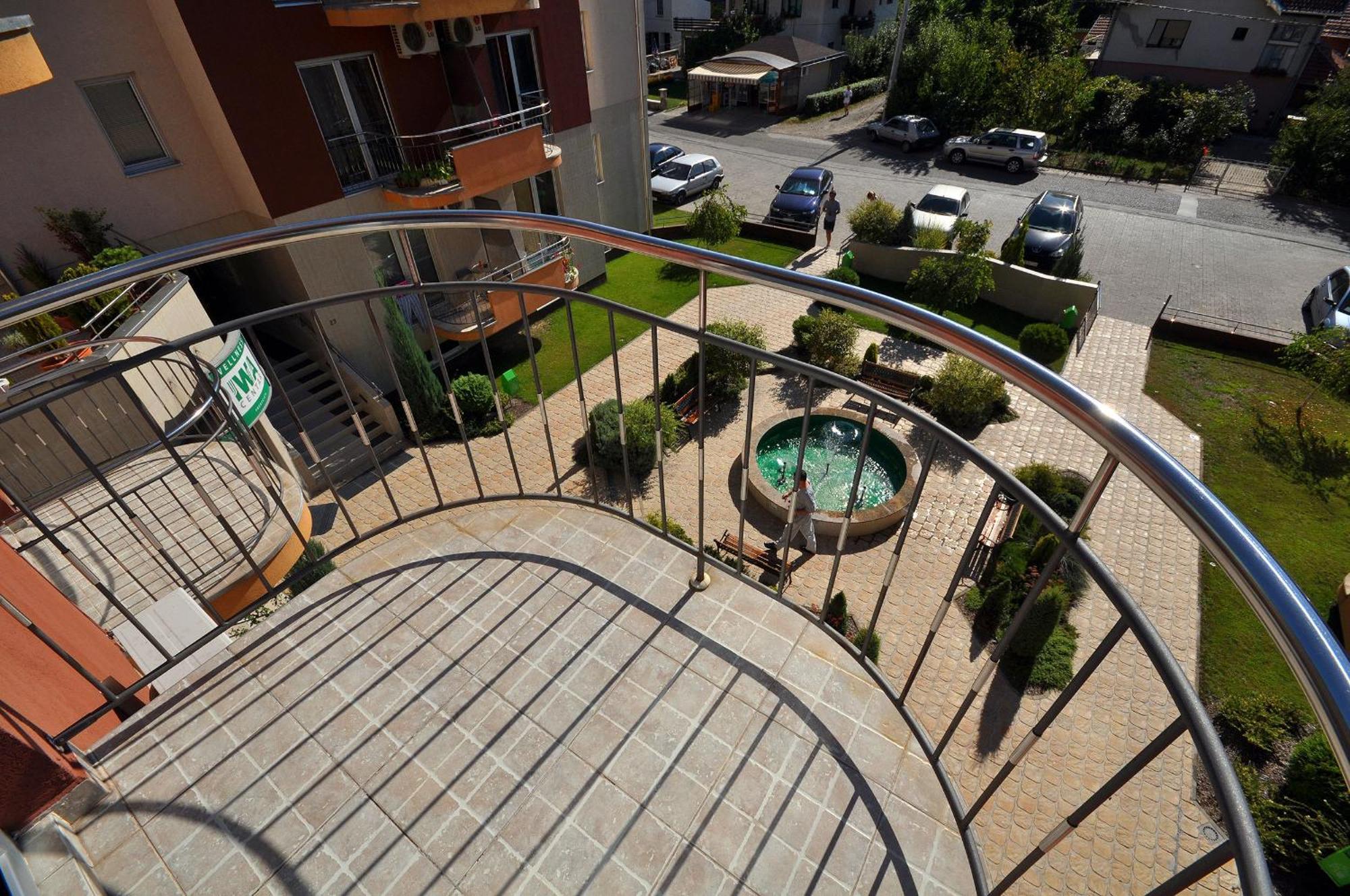 Iwa Centar Apartments & Wellness Врнячка-Баня Экстерьер фото